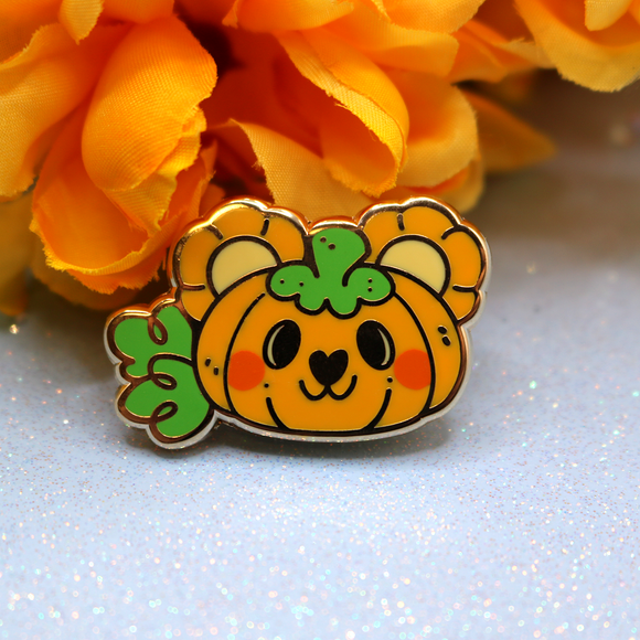Bear O' Lantern enamel pin